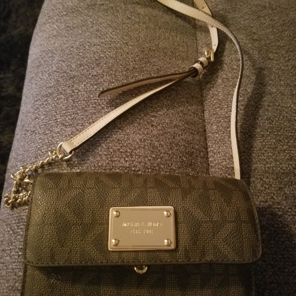 MK crossbody - Picture 3 of 5